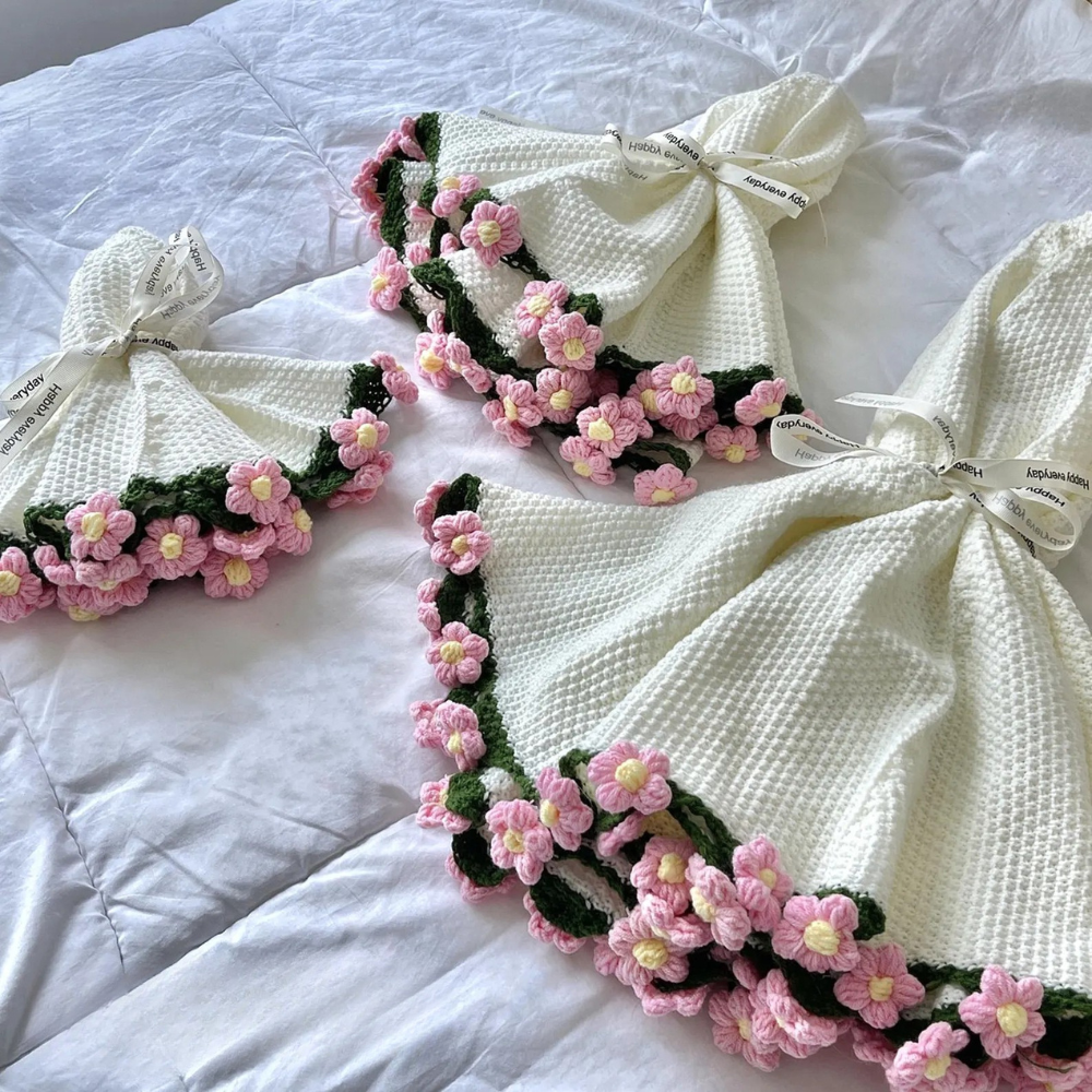 Rosie™ | Crochet Bouquet Blanket